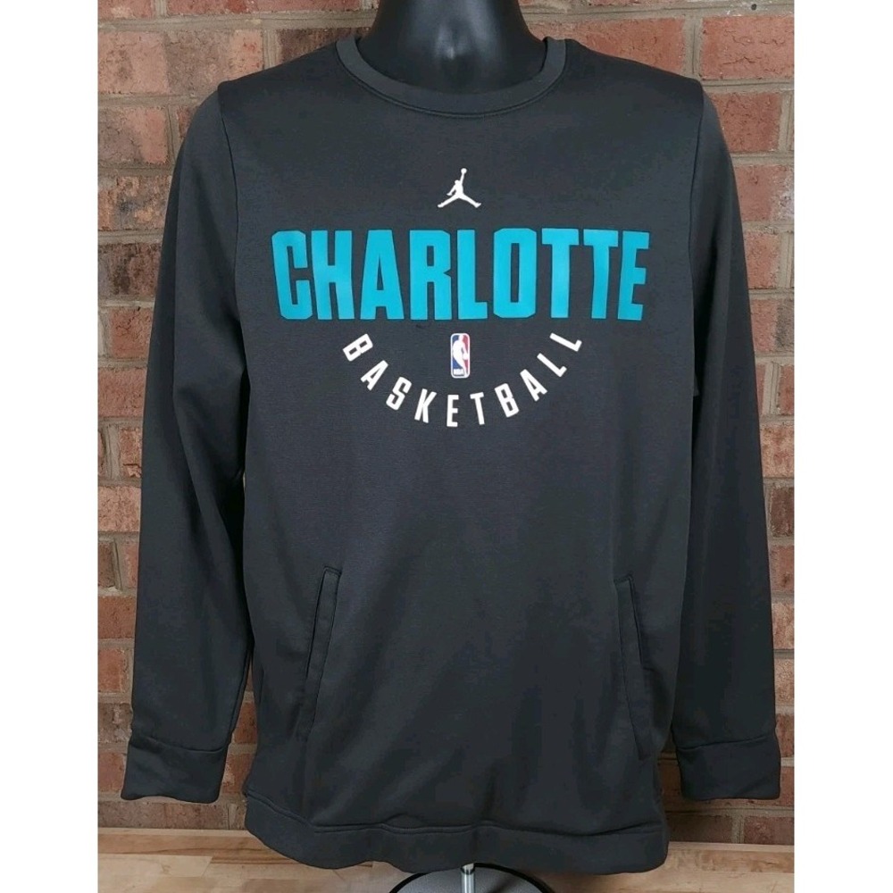 Nike Jordan NBA Charlotte Hornets Large Basketball Crewneck Sweatshirt Gray